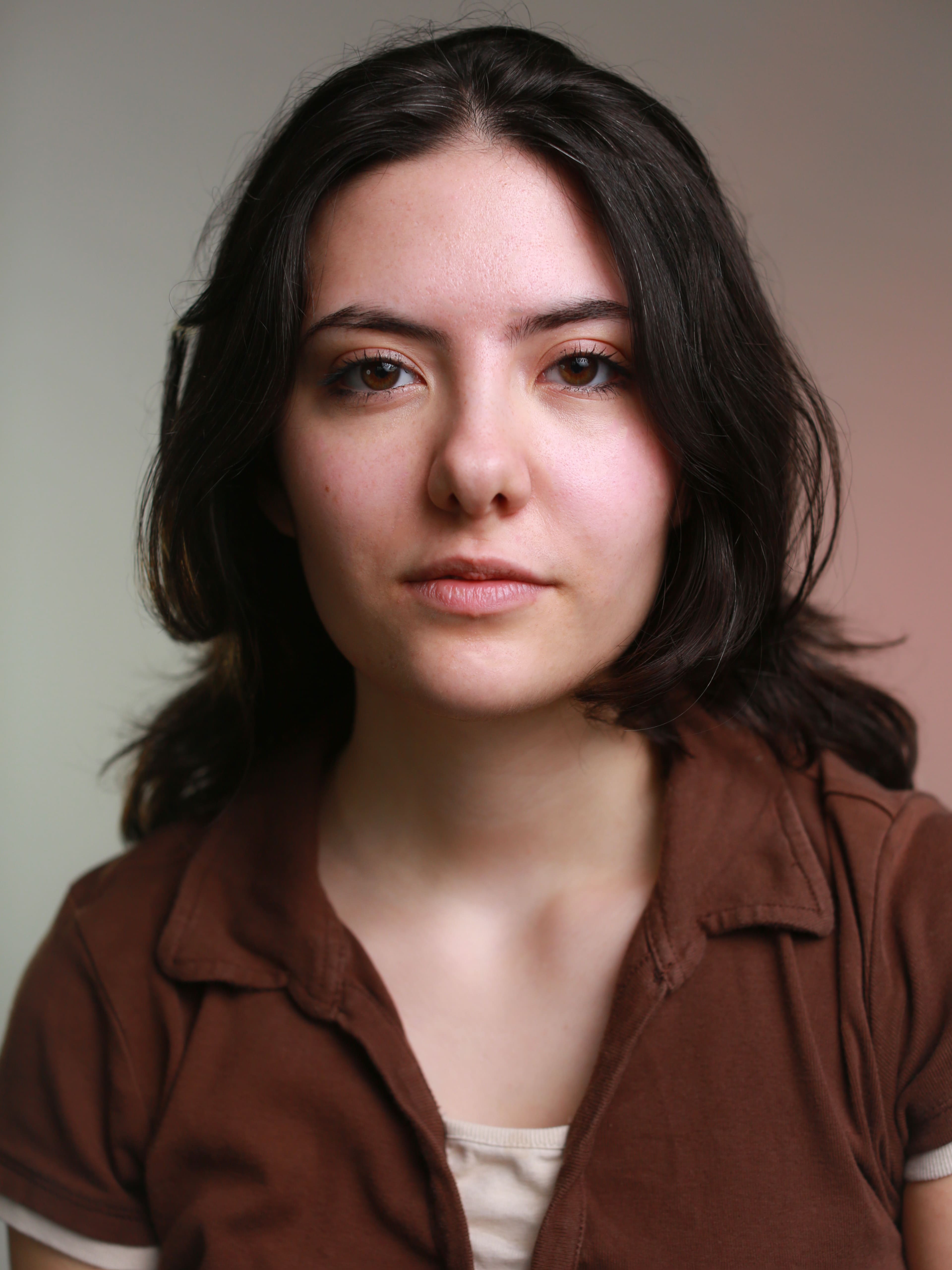 Ellen Chelepis Headshot