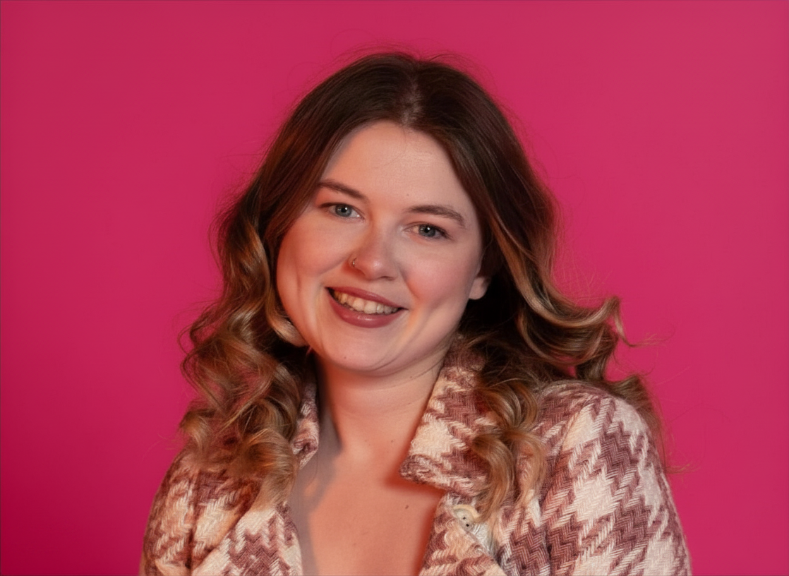 Esme Michaela, founder of Evulve, headshot